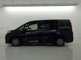 流れるようなボディラインが魅力的で乗降りしやすい車両です