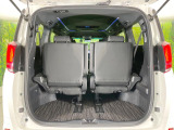 普段のお買い物や通勤、送迎等に十分な荷室スペースを確保しております。セカンドシートを倒すと、大きな荷物の積載も可能です♪