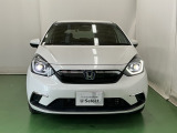 LEDヘッドライトを装備しています。LEDヘッドライトはとても明るく、雨の日や夜間走行も安全・安心です。オートライトコントロール付きで周囲の明るさに応じて自動で点灯・消灯します