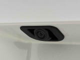 ナビゲーション等を装着した場合にバックするとき後方の安全確認ができるバックカメラが付いてます