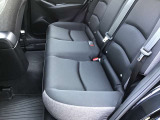 2列目シートも人間工学に伴った構造になっております☆長時間乗車しても疲れにくくなっておりますのでぜひ一度乗ってご体感ください!