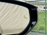 ★ブラインドスポットモニター★隣を走る車両をレーダーで検知、ドアミラー内のLED灯が点灯し車線変更のサポートをします!