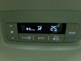 後席用エアコン付きです。