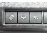 【ステアリングヒーター】エアコンよりも素早く手のひらを温め、寒い日のステアリング操作を快適にサポートします。