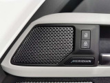 【Meridianサウンドシステム】イギリスの老舗オーディオブランドで音質が良く、ドライブ中の音楽をより一層楽しませてくれます。