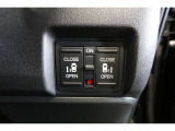 ◆◆両側電動スライドドア!!荷物で手が塞がる時など簡単にドアの開閉が出来ます!何より力いらずで開閉OK!女性やお年寄りにも優しい♪電動機能はOFFにもできますから元気なお子様の駆け出しも安心!