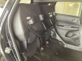 シートを跳ね上げれば背の高い荷物を載せる事ができます。