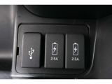 スマートフォンなどの音楽再生が可能なUSB接続ジャック装備車両です♪♪♪