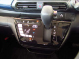 設定した温度をしっかりキープ!クリーンフィルター付きで外部からの砂やホコリの進入を防ぎ、きれいな室内空間を保ちます。タッチパネルは、スイッチにホコリも溜まらず、掃除もさっと一拭きで行えます!