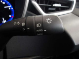 オートライト機能装備です!車外の明るさに応じて、自動的にライトの点灯・消灯をしてくれます♪