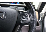 Hondaセンシングの機能のひとつ、アダプティブクルーズコントロール付!アクセルから足を離しても設定したスピードと前車との車間を保ち走行してくれます!車線維持もアシスト☆高速道路で疲労軽減ですね☆