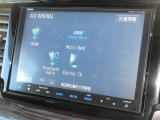 ナビゲーションはギャザズ8インチメモリーナビ(VXM-145VFEi)を装着しております。AM、FM、CD、DVD再生、Bluetooth、音楽録音再生、ワンセグTVがご使用いただけます。