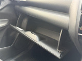 【グローブボックス】大容量のグローブボックスです!!車検証ケース他、日頃使う小物類の収納スペースもたくさんあります!