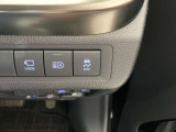 ビークルスタビリティコントロール、いわゆる横滑り防止装置です。ABSと連携し、高いレベルでの安全走行が可能となっております。装置に頼らず、安全運転を心がけましょう。