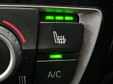 ●フロントシートヒーティング:運転席・助手席共に三段階で調節が可能なシートヒーターを装備しております。季節を問わず快適にご使用いただけます。