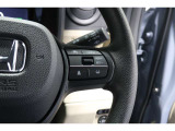 Hondaセンシングの機能のひとつ、アダプティブクルーズコントロール付!アクセルから足を離しても設定したスピードと前車との車間を保ち走行してくれます!車線維持もアシスト☆高速道路で疲労軽減ですね☆