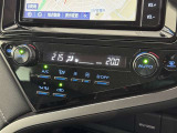 左右独立温度コントロールフルオートエアコンです。運転席、助手席それぞれで独立して温度設定ができます。冷え性の方が乗っても安心ですね♪