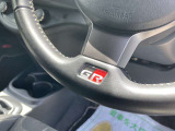 上質な手触りの革巻きステアリングは「86」と同じで、これがGRシリーズの共通装備になる。