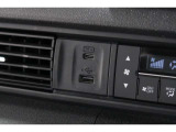 スマートフォンなどの音楽再生が可能なUSB接続ジャック装備車両です♪♪♪