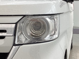LEDヘッドライトは、点灯の瞬間から最大光量を発揮し、突然暗くなるトンネルなどでの安定感を高めます。