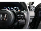 Hondaセンシングの機能のひとつ、アダプティブクルーズコントロール付!アクセルから足を離しても設定したスピードと前車との車間を保ち走行してくれます!車線維持もアシスト☆高速道路で疲労軽減ですね☆