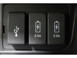 スマートフォンなどの音楽再生が可能なUSB接続ジャック装備車両です♪♪♪