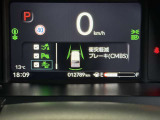 見やすさも重視したつくりのスピードメーターとなっています。