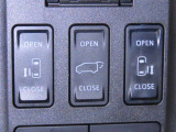 両側電動スライドドアを装備しております。