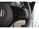 Hondaセンシングの機能のひとつ、アダプティブクルーズコントロール付!アクセルから足を離しても設定したスピードと前車との車間を保ち走行してくれます!車線維持もアシスト☆高速道路で疲労軽減ですね☆