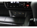 スマートフォンなどの音楽再生が可能なUSB接続ジャック装備車両です♪♪♪