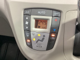 オートエアコンがついていますので、簡単操作で快適に過ごせます。希望の温度に自動調整してくれるのが便利です。