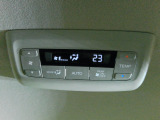 後席用エアコン付きです。