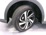 タイヤサイズは195/60R/17です。