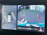 アラウンドビューモニター付きで車庫入れも安心