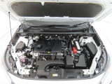 車にとって、とても大切な部分のエンジンルーム。綺麗に清掃済みで安心です。