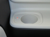 ホッとカップホルダーが運転席・助手席にあります。ホットドリンクをちょうど良い温度でキープしてくれる保温機能付で嬉しいです。