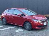 コンパクトカーながらシャープで伸びやかなデザイン