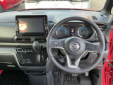 運転席は明るく、視界も良好で快適な運転を実現致します。また、小回りがきくので、細い道でも楽々走行可能です。