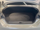 普段のお買い物や通勤、送迎等に十分な荷室スペースを確保しております。