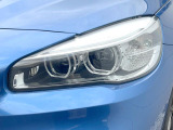 ●LEDヘッドライト:夜間走行時も良好な視界を確保し安心して運転できる高輝度LEDヘッドライトを装備!点灯速度が早く、消費電力も抑えられています。