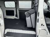 2列目シートを倒すことによってラゲージスペースが広がり、長い荷物も積みこむことができます!