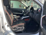 ドア開口部が広くシート座面も高く乗り降りが大変ラクです!