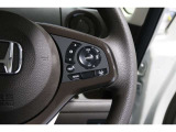 Hondaセンシングの機能のひとつ、アダプティブクルーズコントロール付!アクセルから足を離しても設定したスピードと前車との車間を保ち走行してくれます!車線維持もアシスト☆高速道路で疲労軽減ですね☆