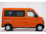県内13店舗にて常時500台以上ダイハツ車を展示中です。見て、触って、納得のいく一台をぜひ見つけてください。