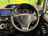 【純正革巻きステアリング】上質な革を使用することで、手にしっかり馴染みとても運転しやすいハンドルです♪