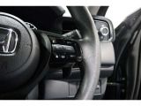 Hondaセンシングの機能のひとつ、アダプティブクルーズコントロール付!アクセルから足を離しても設定したスピードと前車との車間を保ち走行してくれます!車線維持もアシスト☆高速道路で疲労軽減ですね☆