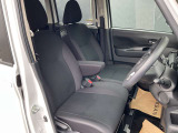 ◆◆◆ドライバーのかたと助手席のかたが座るシートです。実際お座りいただくのが、分かりやすいと思います。お気軽にご来店ください!