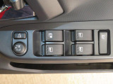 電動格納ミラーあり。駐車の時に便利です。パワーウインドウも付いてます。