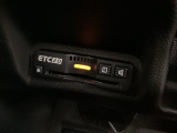 ETCが付いてます。ETC搭載車しか通過できないスマートICが利用できるようになりますよ!現在スマートICの設置箇所も増えてきているので、高速道路利用の幅が広がりますね☆