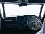 落ち着いたカラーの内装で、ゆったりと運転したい方に。